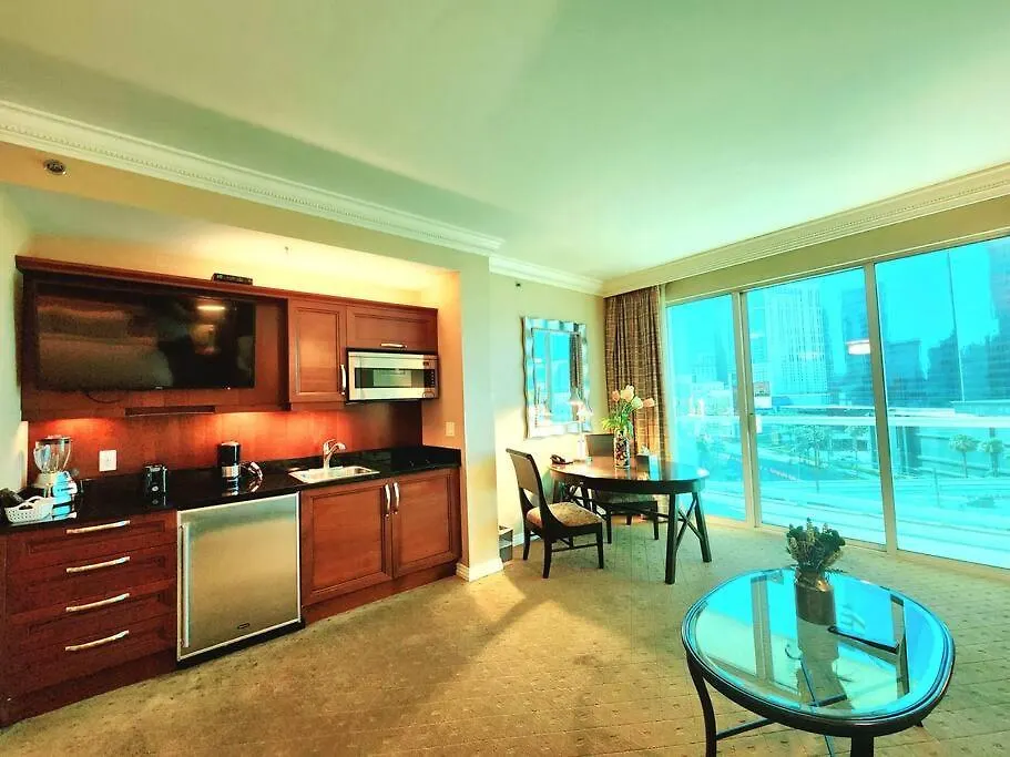 Apartment The Signature At Mgm Condo! Stunning Strip Views & No Resort Fees! Las Vegas USA