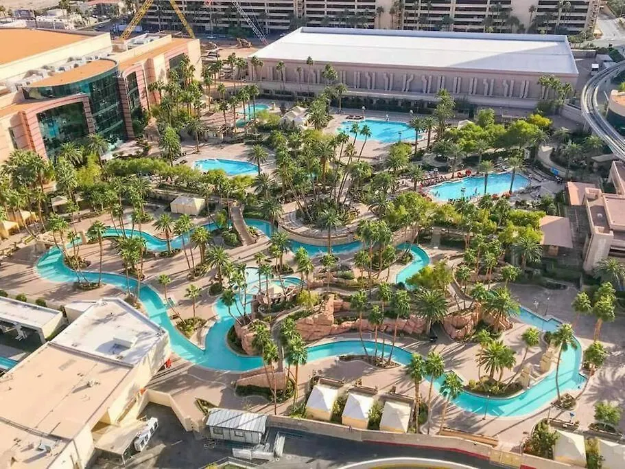 Apartment The Signature At Mgm Condo! Stunning Strip Views & No Resort Fees! Las Vegas