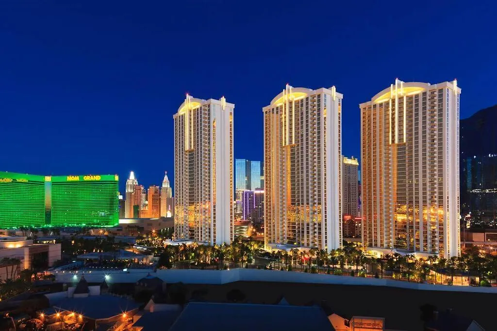 Apartment The Signature At Mgm Condo! Stunning Strip Views & No Resort Fees! Las Vegas